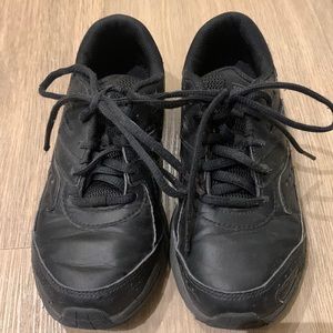 Saucony boys black running shoes size EU35